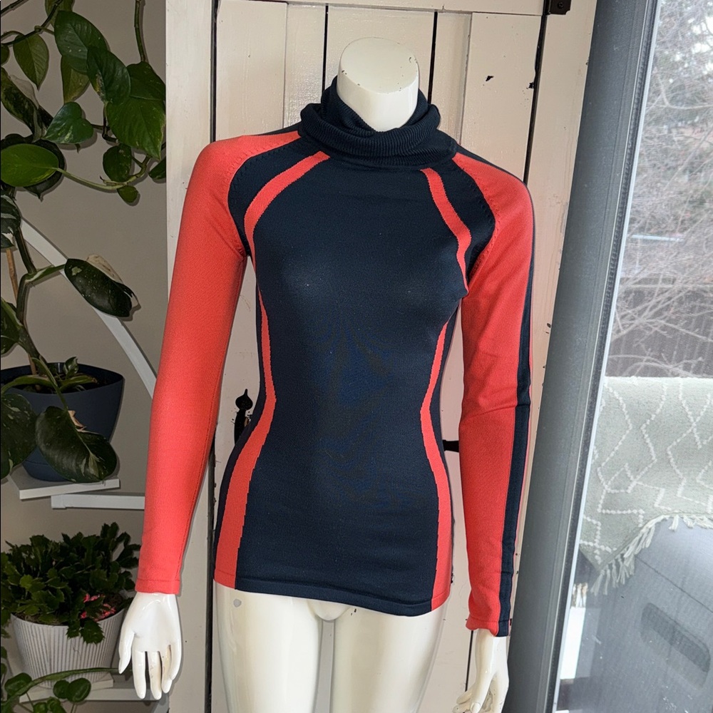 Columbia Ladies XS Black and Red Long Sleeve Turtleneck Top blue/orange